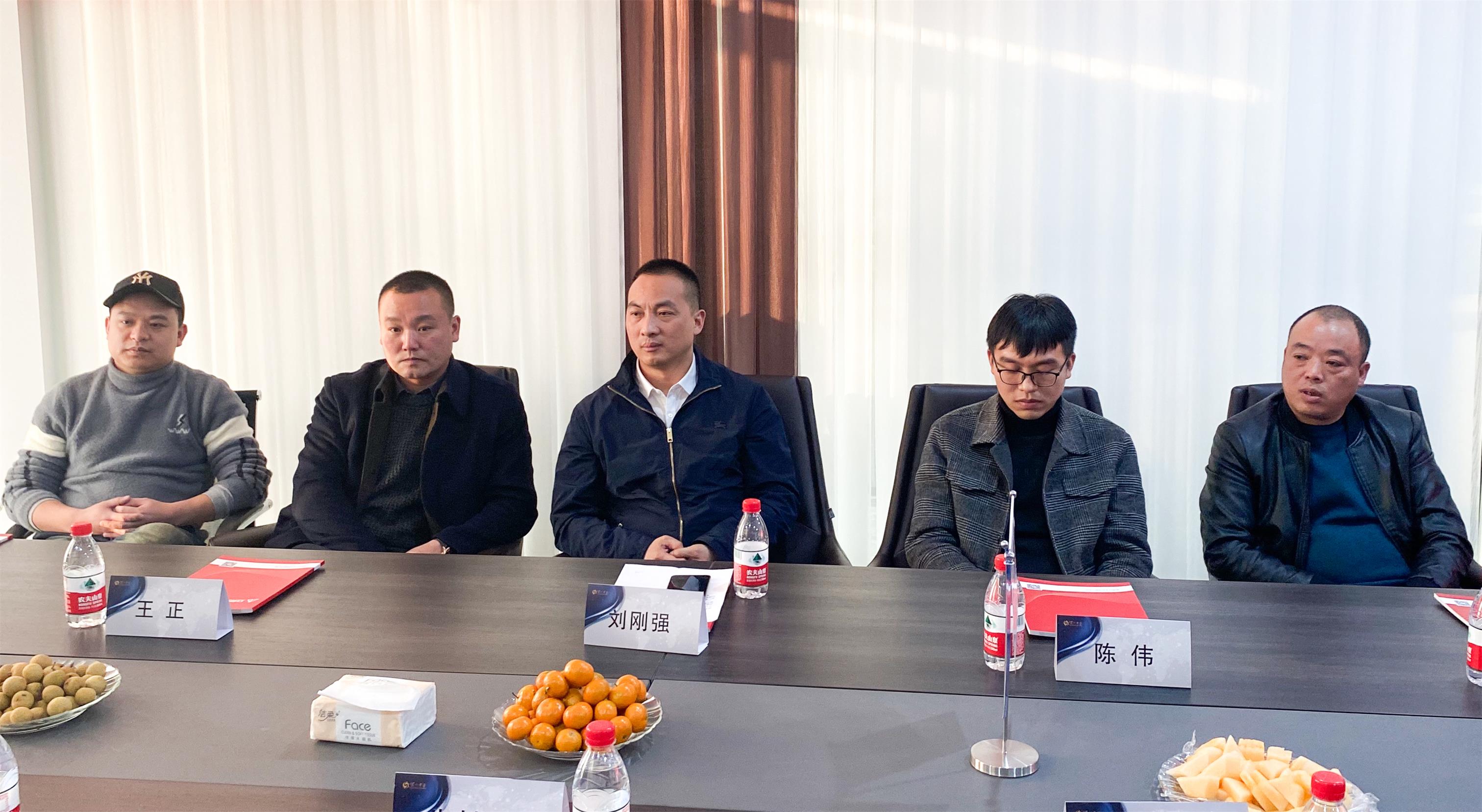 名企對(duì)話丨立標(biāo)展覽迎來(lái)瀘州老窖，開展“名企對(duì)話，合作共贏”主題活動(dòng)